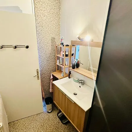 Bright And Chic On The Outskirts Of Daire Bordeaux